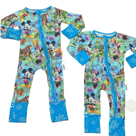 NWT Mickey & Minnie Christmas Bamboo Zip Onesie Disney 6-12 Months Grippy Feet - Picture 9 of 14